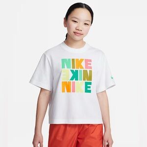 NWT KIDS NIKE BOXY STYLE T-SHIRT